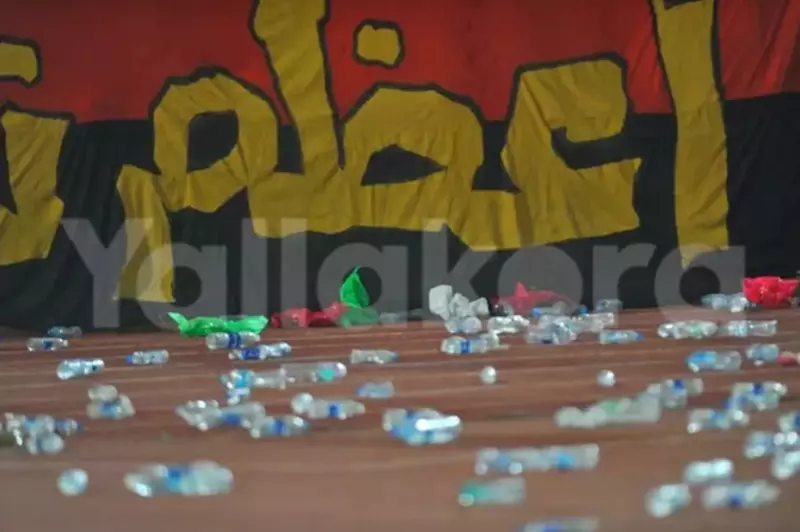 شغب وزجاجات وذكرى ثابت.. لقطات لم تذع من مباراة الأهلي والجيش الملكي 